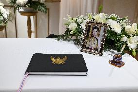 Queen Sofia Signs Condolence Book For Queen Sirikit - Spain