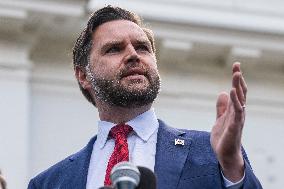 VP Vance, Secretary Duffy, Airline Executives on Government Shutdown