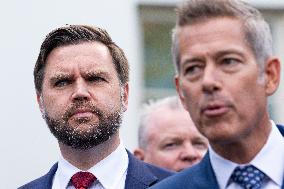 VP Vance, Secretary Duffy, Airline Executives on Government Shutdown