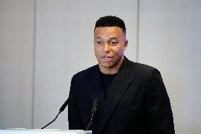 Kylian Mbappe Receives Golden Boot Award - Madrid