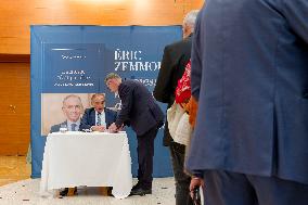 Eric Zemmour Signs His Book - Nice