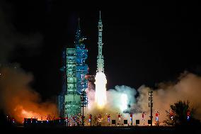 China Launches Shenzhou-21 Crewed Spaceship