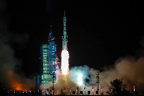 China Launches Shenzhou-21 Crewed Spaceship