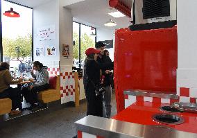 Five Guys Fast Food Illustration - Paris