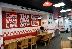 Five Guys Fast Food Illustration - Paris