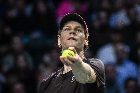 Jannik Sinner vs Alexander Zverev at Rolex Paris Masters 2025 in Paris FA