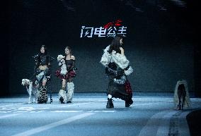 5th PETJOY FASHIION WEEK in Shanghai