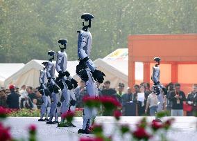 Robots Dancing at Chrysanthemum Exhibition in Yichan