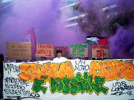Student Blitz Leading Up To The November 14 Student Strike - Milan