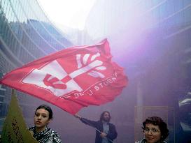 Student Blitz Leading Up To The November 14 Student Strike - Milan