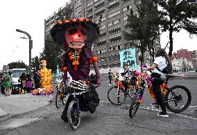 Annual Dia De Muertos Parade - Mexico City