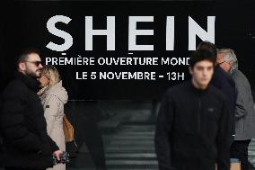 Shein Store Illustration - Paris