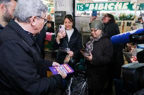 Jean-Luc Melenchon Visit To Market - Choisy-Le-Roi