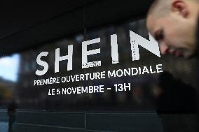 Shein Store Illustration - Paris