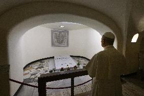 Pope Leo XIV In The Crypt Of The Popes On All Souls Day - Vatican