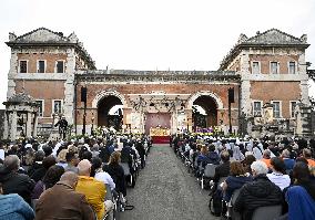 Pope Leo XIV Presides Over Mass At Rome s Cemetery