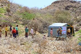 File - Displaced Families – Taiz