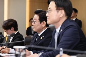 Japan-S. Korea summit