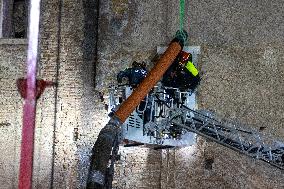 Worker Dies in Medieval Tower Collapse - Ro