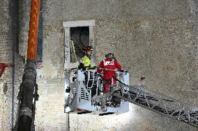 Worker Dies in Medieval Tower Collapse - Ro