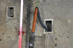 Worker Dies in Medieval Tower Collapse - Ro