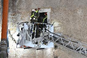 Worker Dies in Medieval Tower Collapse - Ro