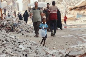 Meal and Water Distribution in Gaza
