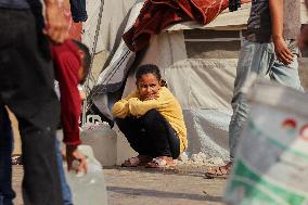 Meal and Water Distribution in Gaza