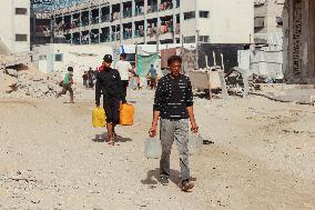 Meal and Water Distribution in Gaza