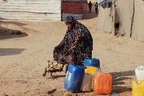 Meal and Water Distribution in Gaza