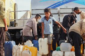 Meal and Water Distribution in Gaza