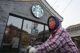 Starbucks to sell control of China business to Boyu