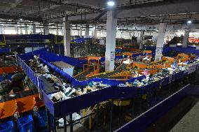 Online Shopping Logistics Peak