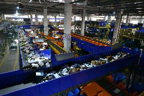 Online Shopping Logistics Peak