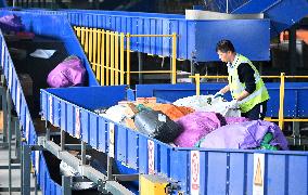 Online Shopping Logistics Peak in China