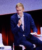 Ministerial Visits to Automotive Industry Day - Paris