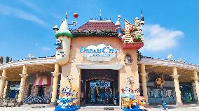 The Asia-Pacific's First Smurfs Theme Park at Shanghai Shimao Dream City