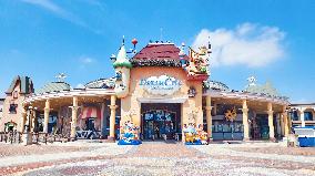 The Asia-Pacific's First Smurfs Theme Park at Shanghai Shimao Dream City