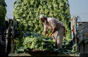 Daily life in Rawalpindi Bazaar - Pakistan