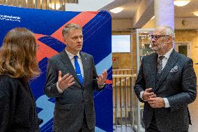 Estonian presidentÂ´s visit to the Estonian Aviation Academy