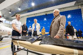 Estonian presidentÂ´s visit to the Estonian Aviation Academy