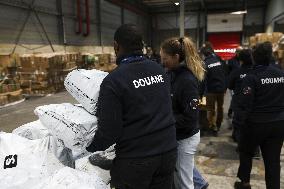 Operation to Inspect Packages from Shein - Paris