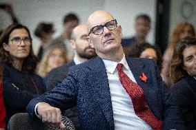 Roland Lescure at the Future4Care Incubator for the French Tech - Paris AJ