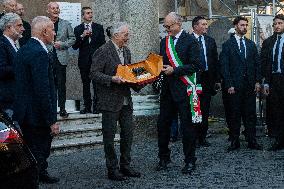 Robert De Niro Recieves The Capitoline Wolf - Rome