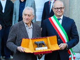 Robert De Niro Recieves The Capitoline Wolf - Rome
