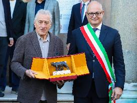 Robert De Niro Recieves The Capitoline Wolf - Rome
