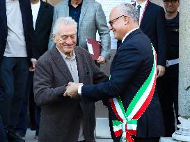 Robert De Niro Recieves The Capitoline Wolf - Rome