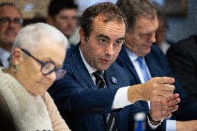 Prime Minister Meets with Regional Presidents - Versailles