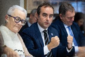 Prime Minister Meets with Regional Presidents - Versailles