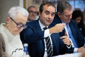 Prime Minister Meets with Regional Presidents - Versailles